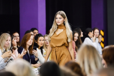 061 bfw Candy lady_web